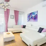 Apartamento With Wifi - 22872 *